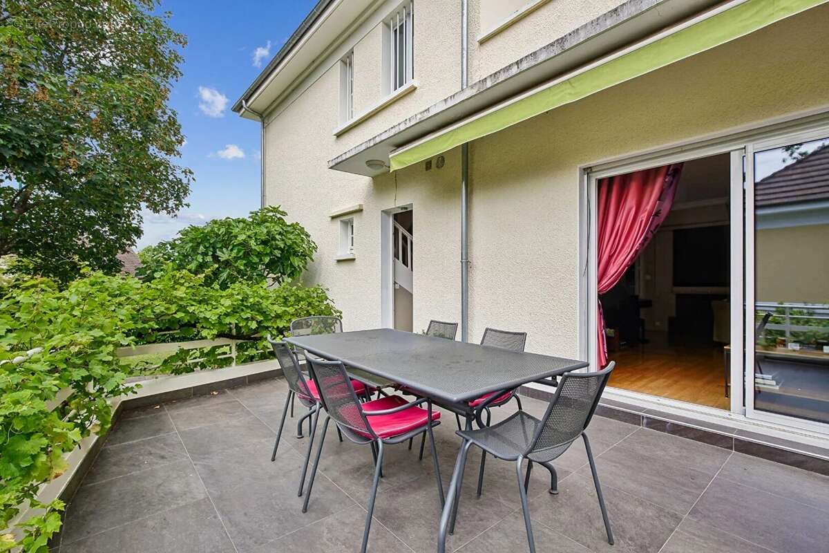 Le vesinet 15 mn rer et centre ville - maison familiale  5 chambres  - lumineuse - terrain 404 m² - photo 17
