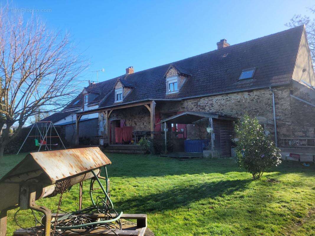 Maison à MESPLES