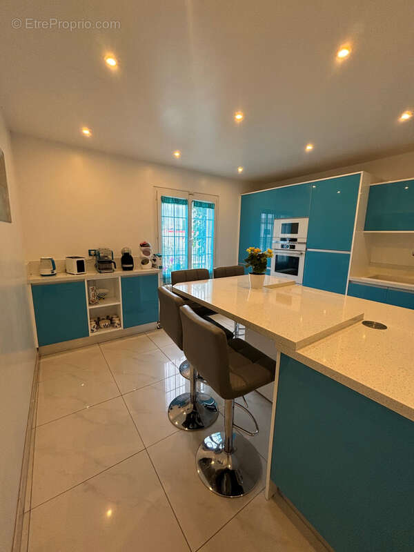 Maison à JOUY-LE-CHATEL