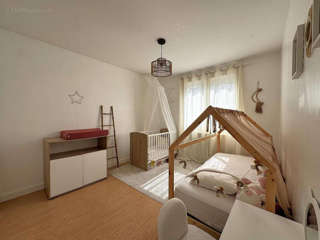   - Maison à THOUARS