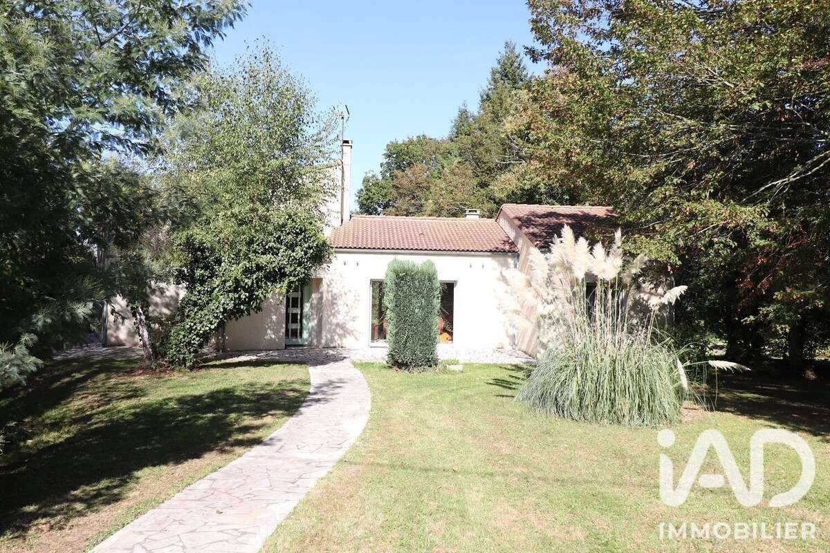 Maison 120 m² à Touverac  - photo 3
