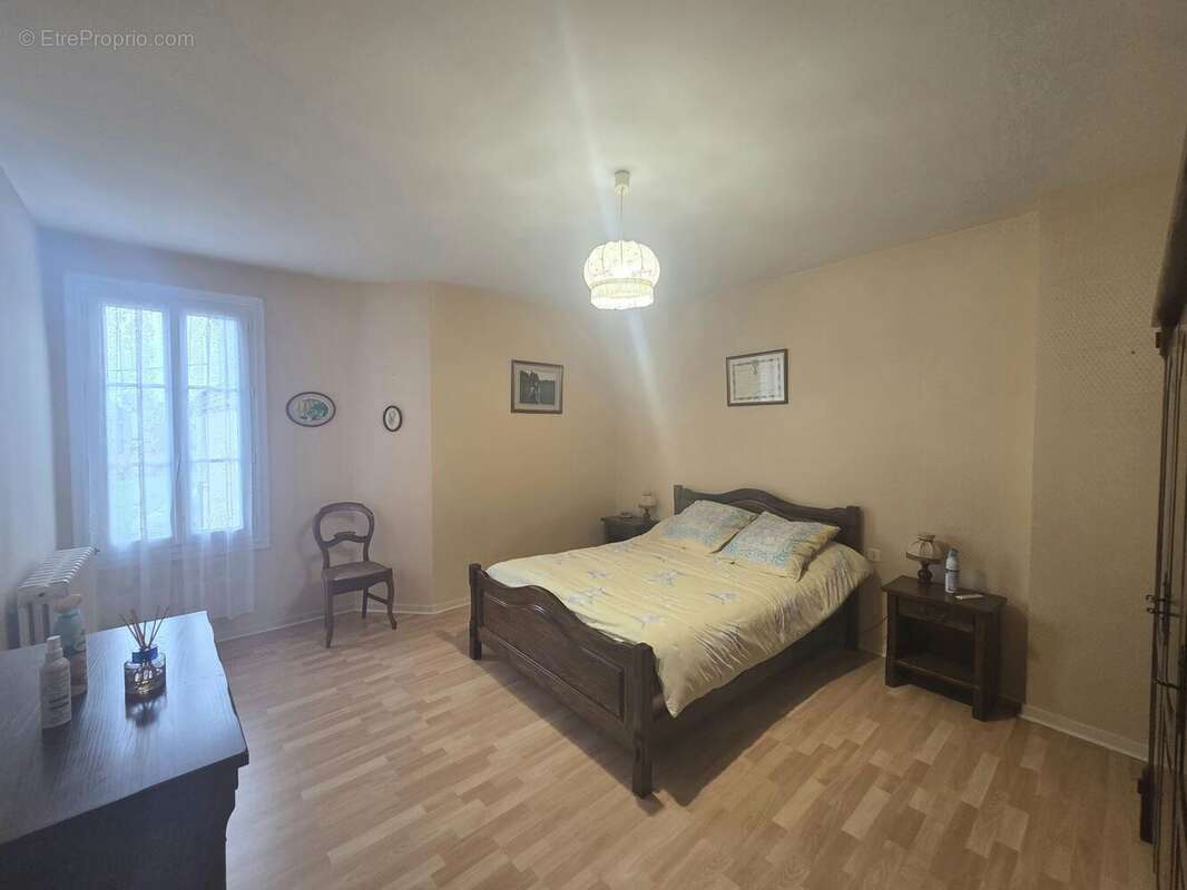 Maison à CASTILLON-LA-BATAILLE