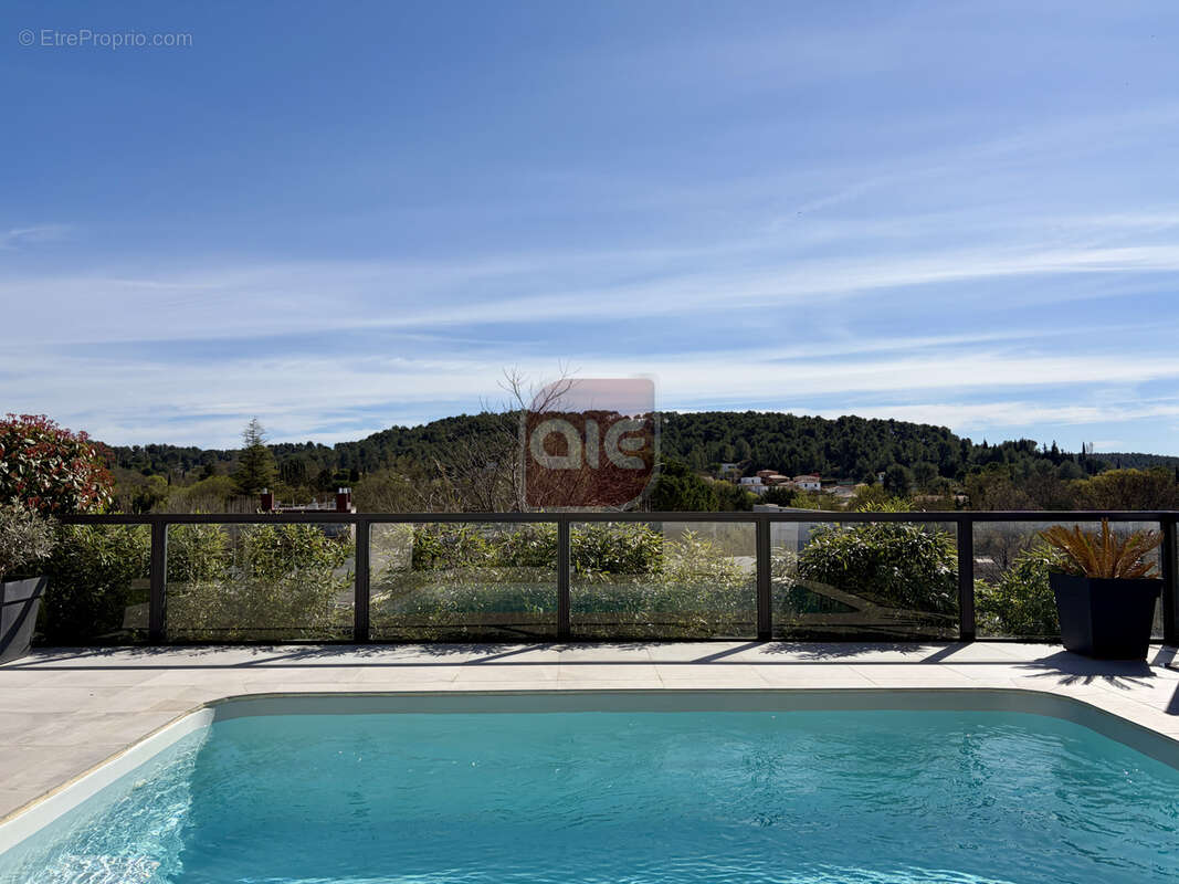 EXCLUSIVITÉ A.I.E. !! Superbe villa T4 récente avec vue dégagée. - photo 3