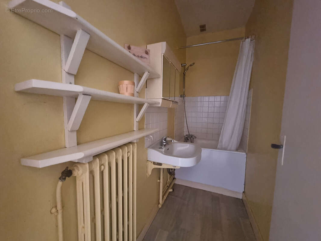 Appartement à SAINT-HILAIRE-DU-HARCOUET