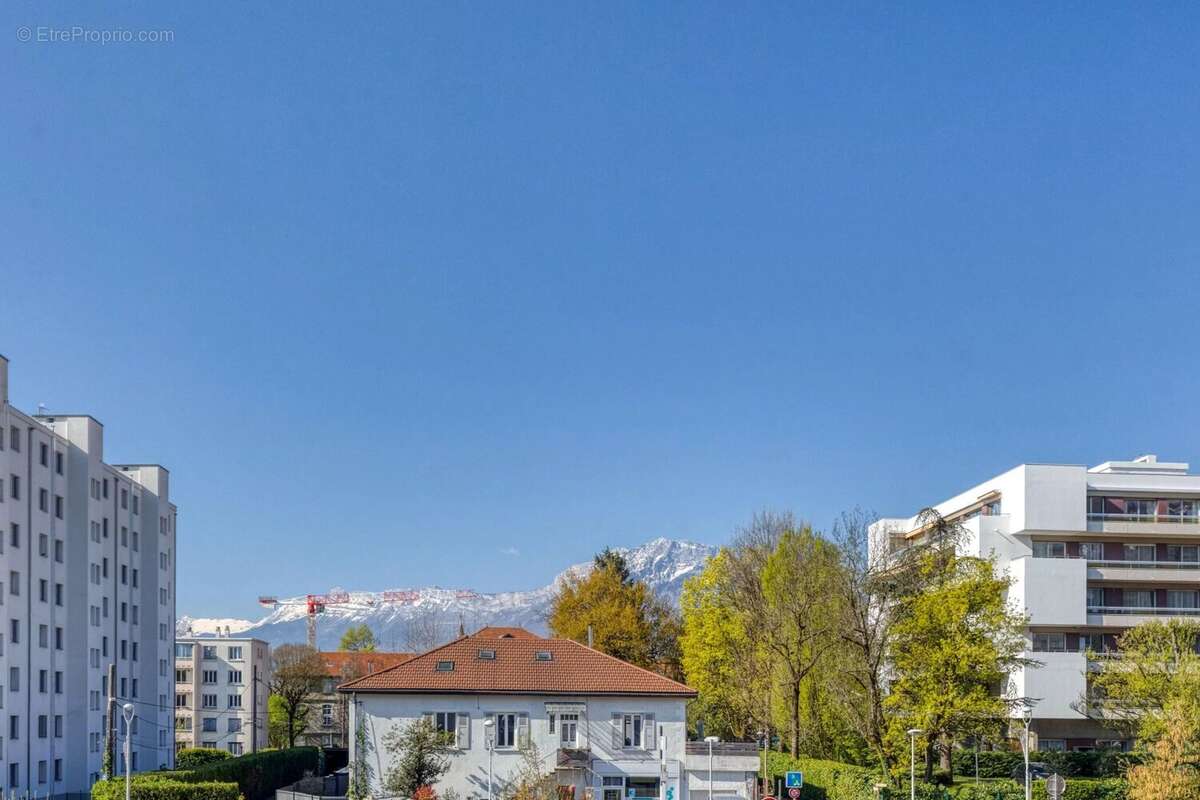 Appartement à MEYLAN