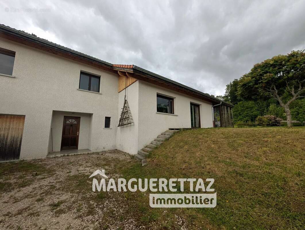 Maison à BOGEVE