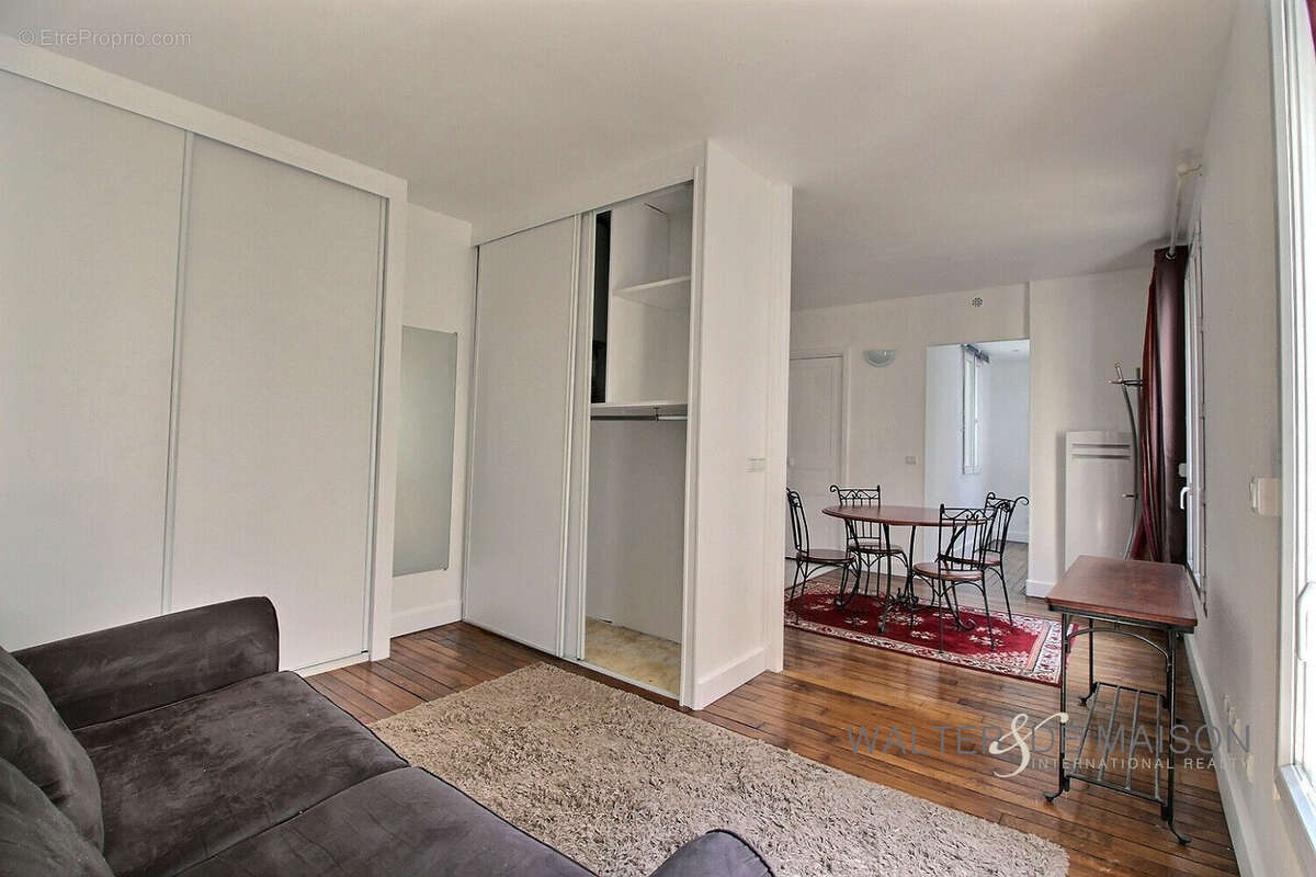 Appartement à PARIS-17E