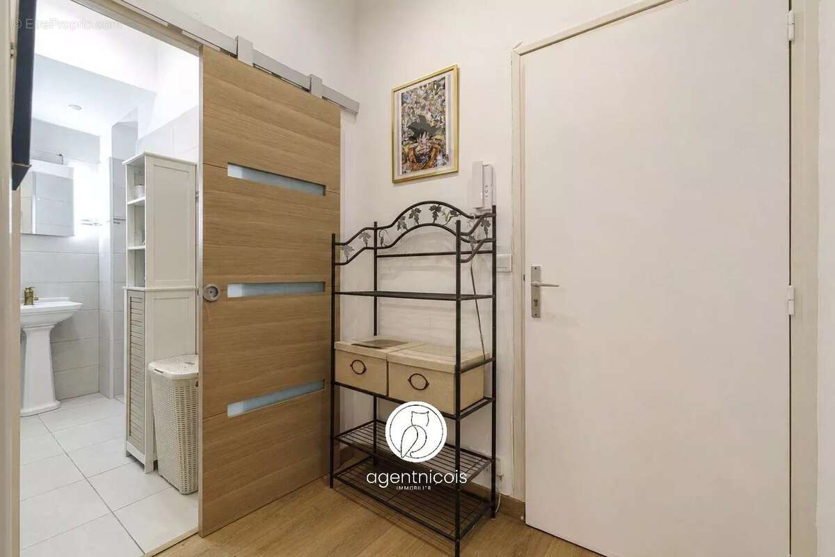 Nice // Centre-Ville : 2 pièces / Bon état / Investissement locatif - photo 5