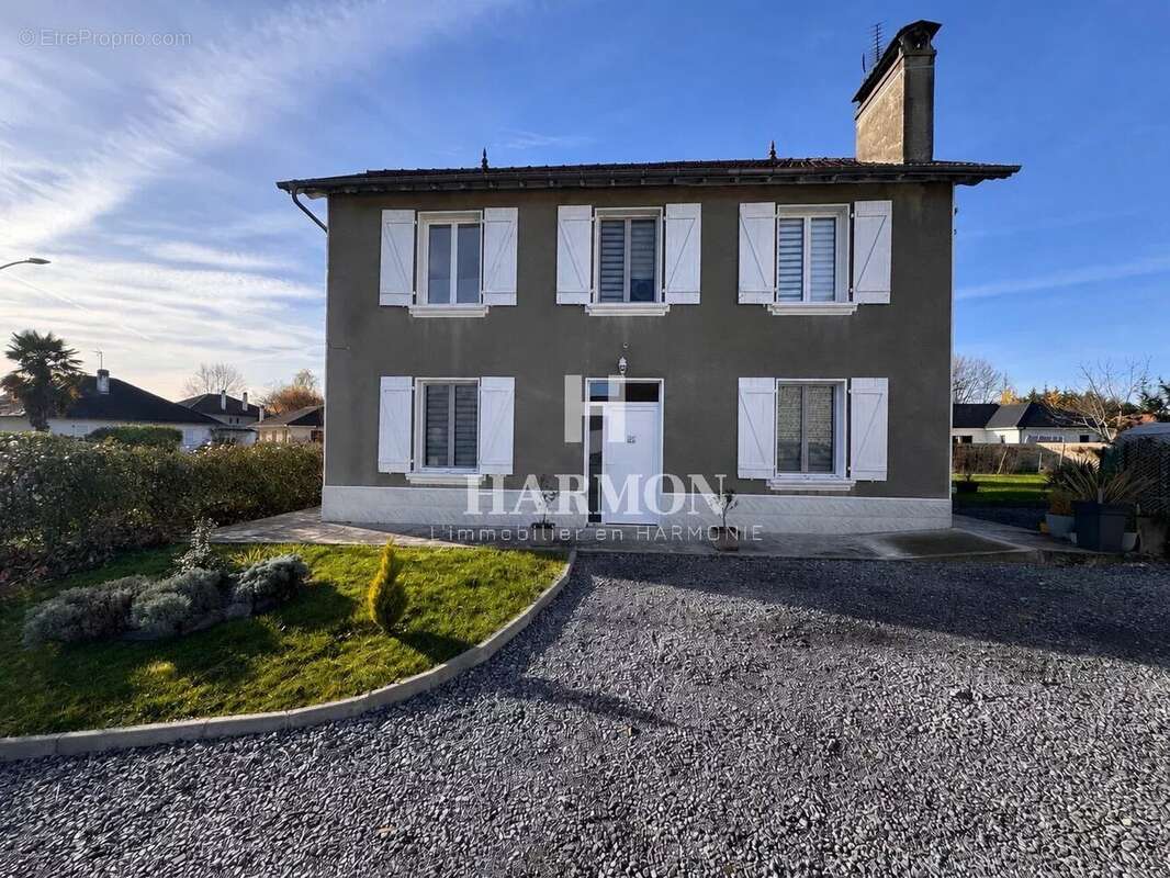 Maison à ARTIX