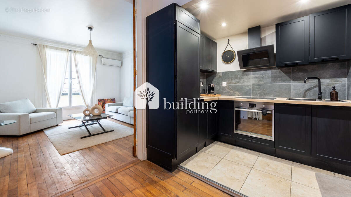 Appartement à PARIS-17E