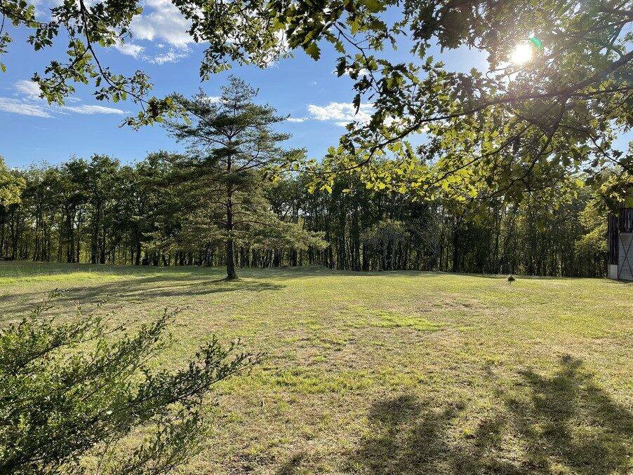Terrain à MAUZAC-ET-GRAND-CASTANG