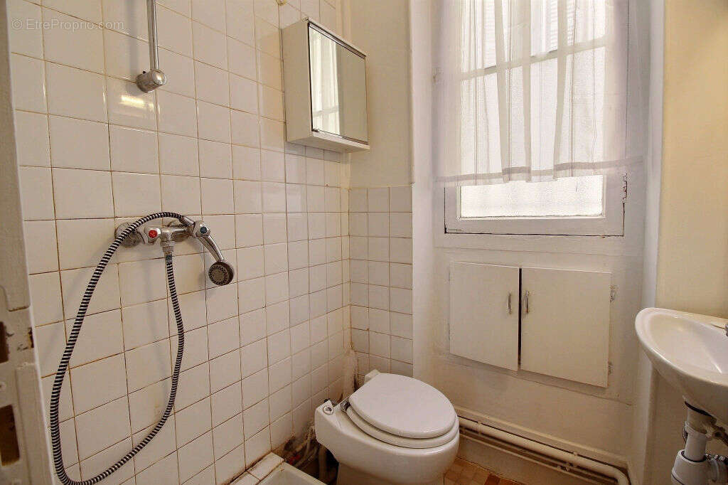 Appartement à PARIS-14E