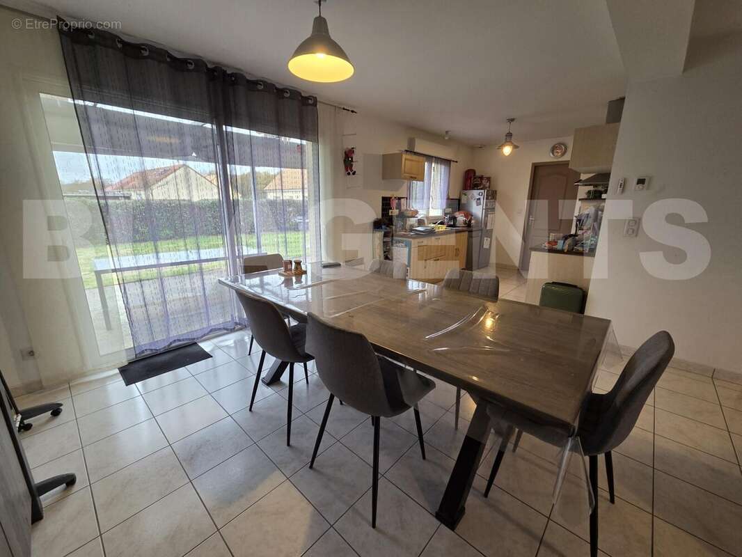 20251202_141503 - Maison à CHAMPAGNE