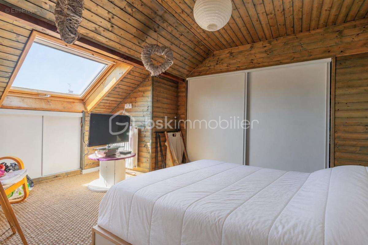 T2 bis en duplex – 47 m² Carrez / 64 m² au sol – À deux pas des commodités de La Balme-de-Sillingy - photo 10