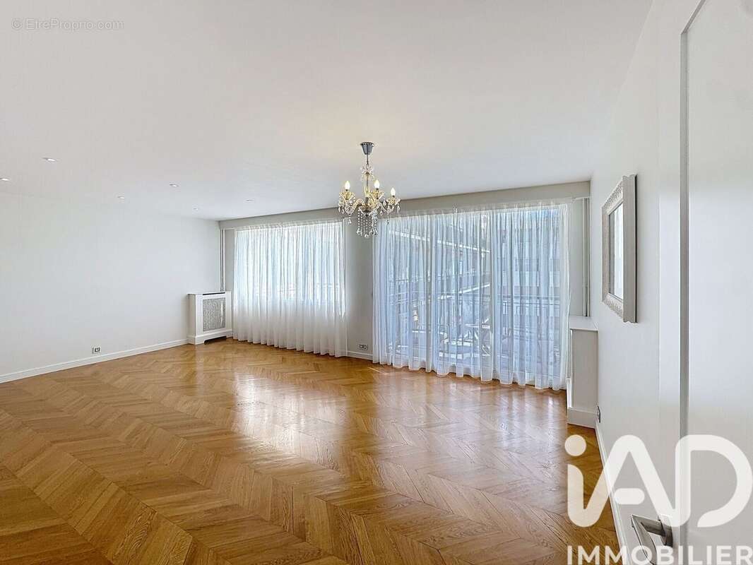 Photo 3 - Appartement à SURESNES