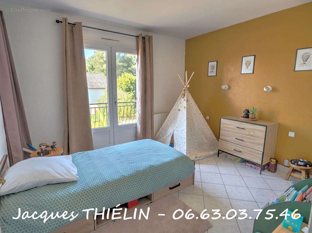 Maison à LONGUE-JUMELLES