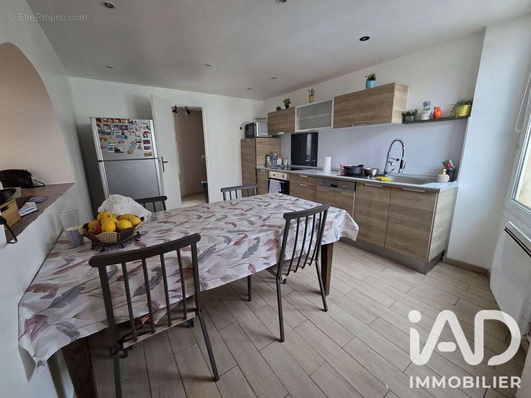 Appartement 230 m² à Louvres  - photo 4