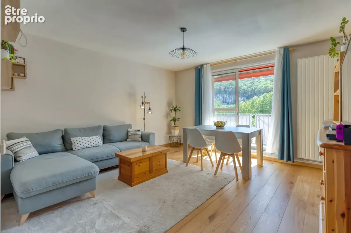 Appartement à FONTAINE