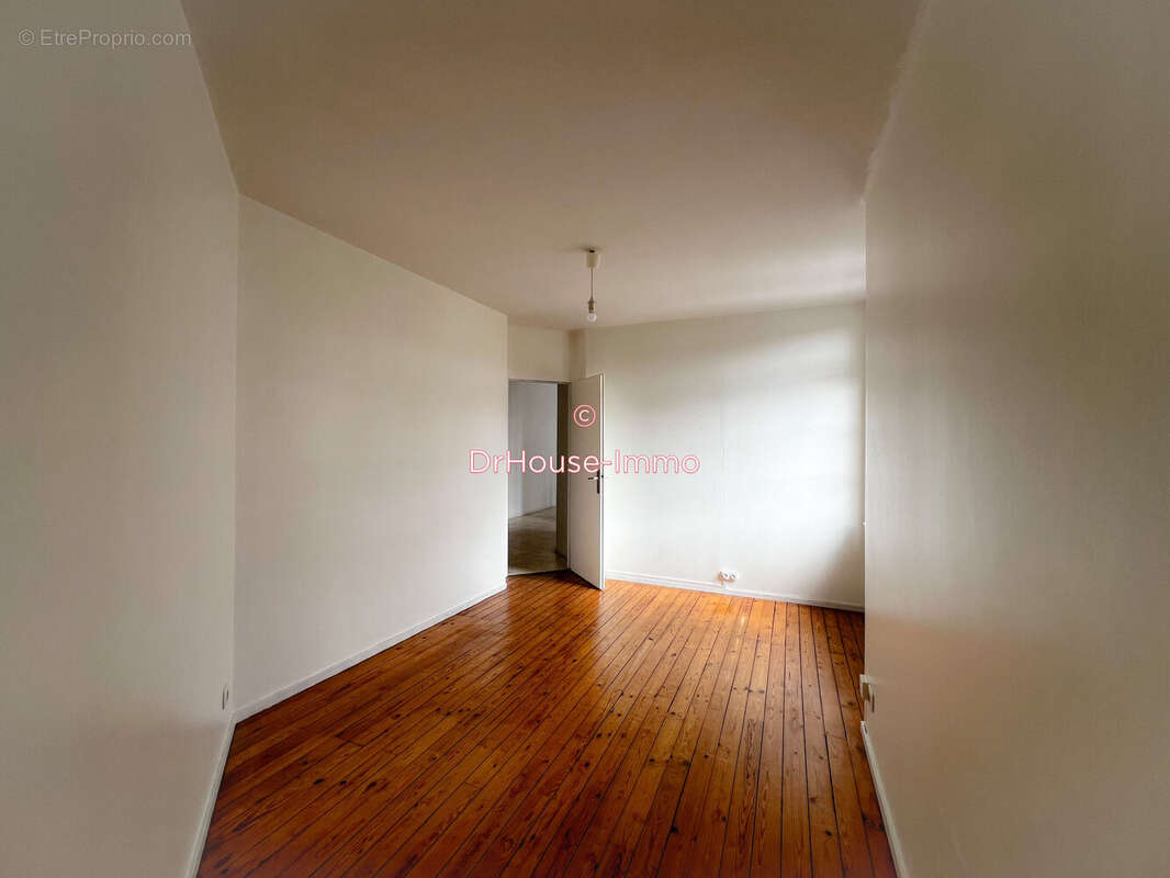 Appartement 75 m² à Lucon  - photo 8