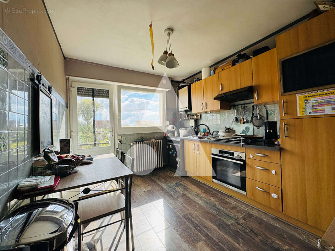 Maison à QUIEVRECHAIN