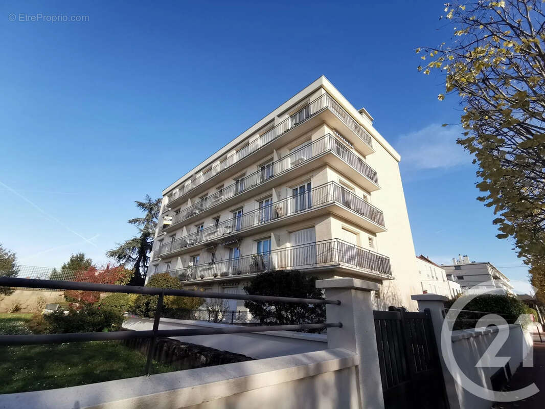 Appartement à SAINT-MAUR-DES-FOSSES