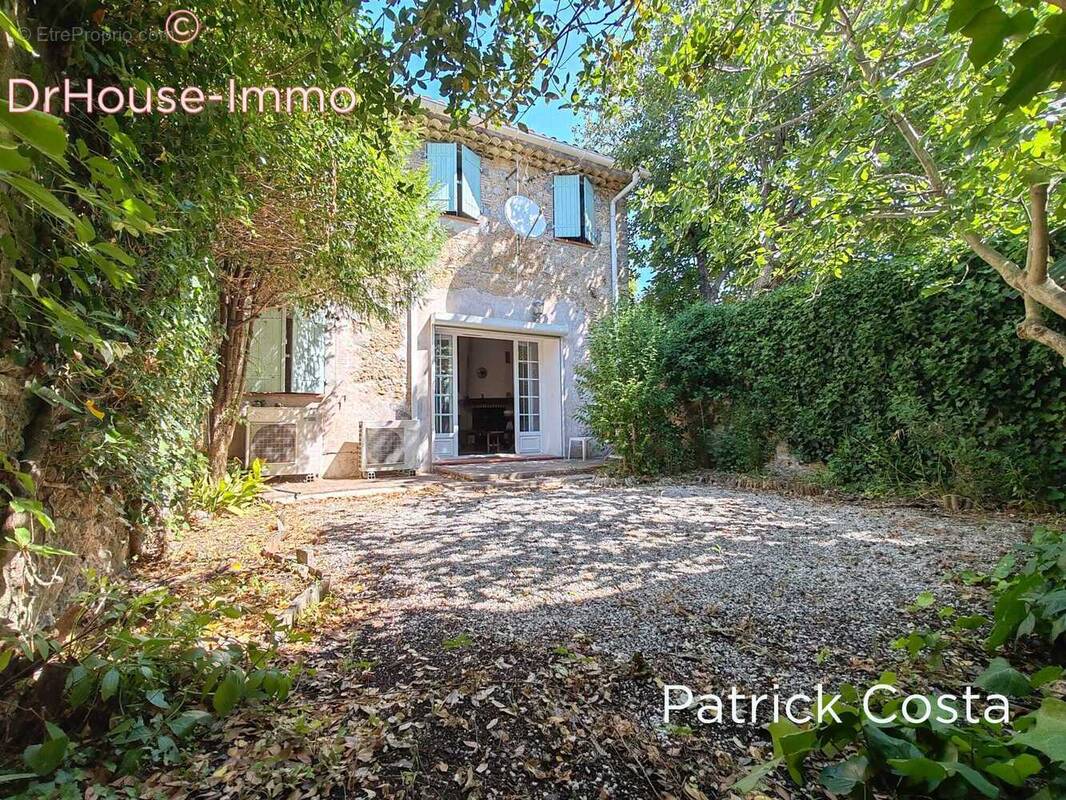 Maison à BESSE-SUR-ISSOLE