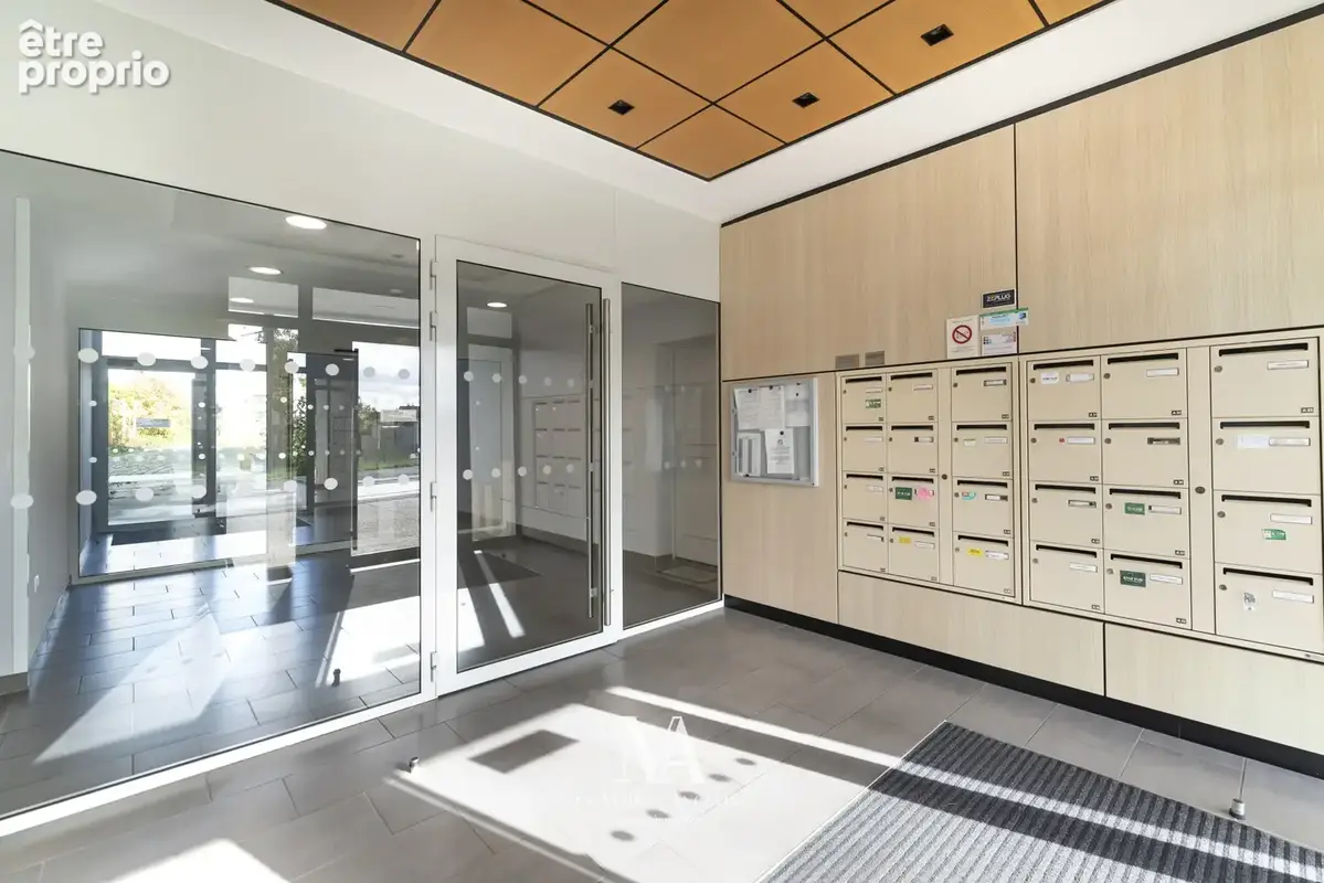 À vendre   bel appartement t3 avec terrasse et parking sécurisé à avrillé - photo 10