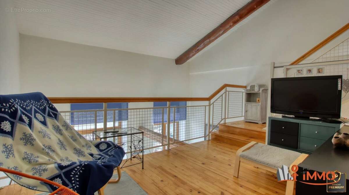 Appartement à SAINT-JEAN-BONNEFONDS