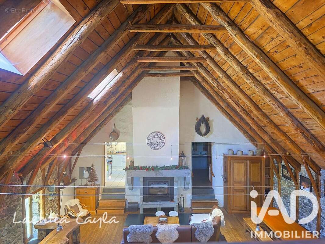 Commerce 668 m² à Saint-Victor-La-Riviere  - photo 9