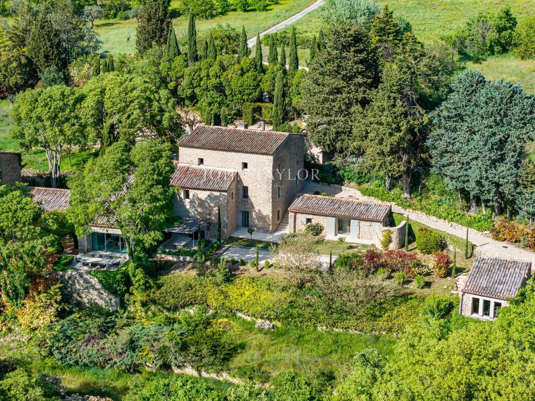 Maison à MENERBES