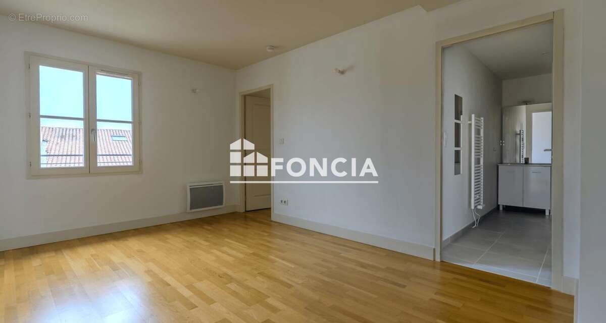 Appartement à VILLENEUVE-LES-AVIGNON