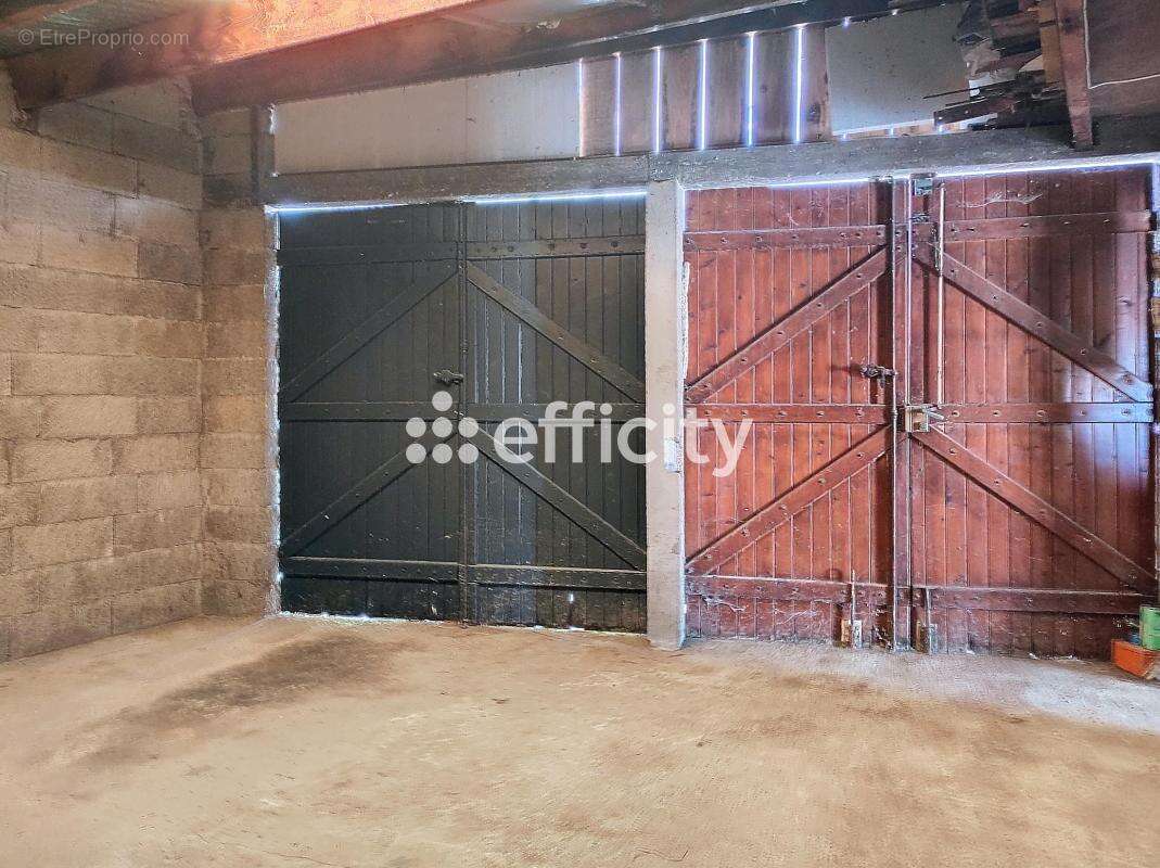 Maison 110 m² à Saint-Martin-La-Plaine  - photo 8