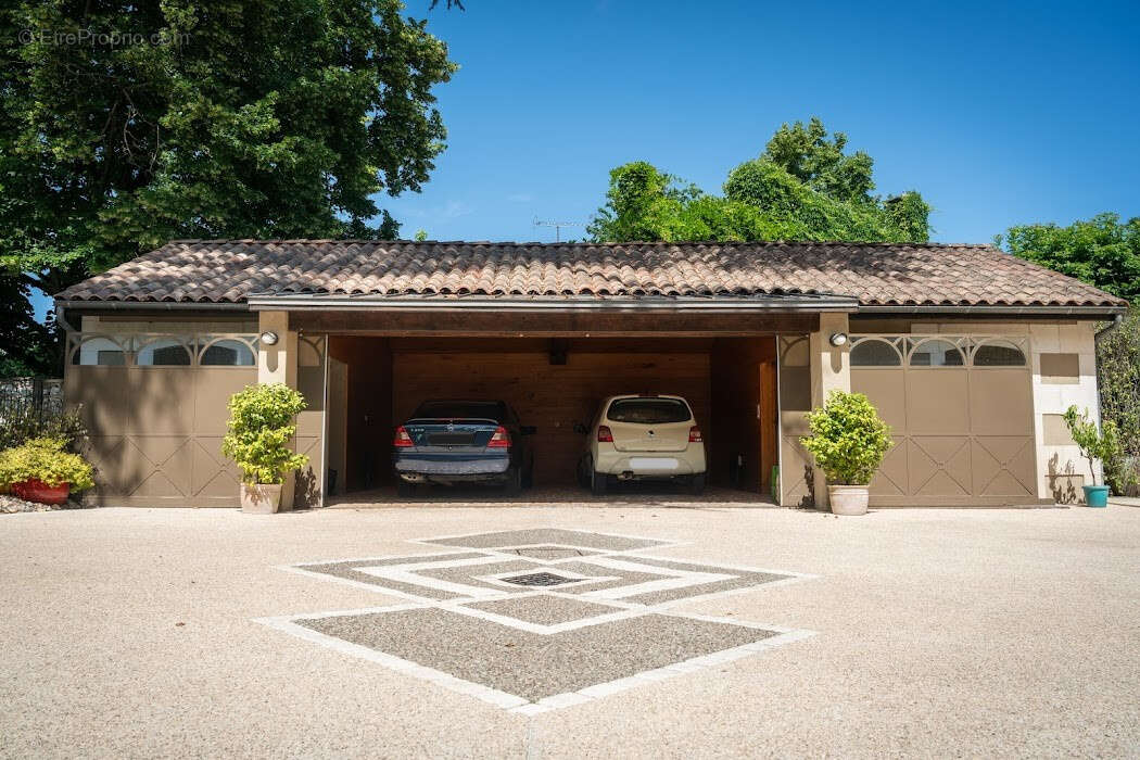 Magnifique Maison de Maître qui surplombe le Lot / Cave voûtée exceptionnelle / Parc paysagé / Piscine au Sel - photo 30