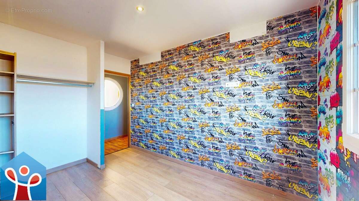 Commerce à LIGNAN-SUR-ORB