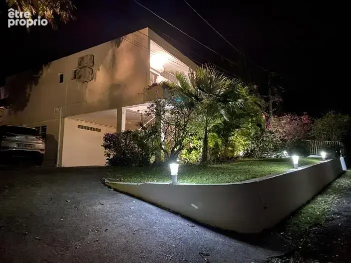 MORNE FLEURY : villa moderniste historique, piscine, parc de 2 397 m2 et 2 studios - photo 5