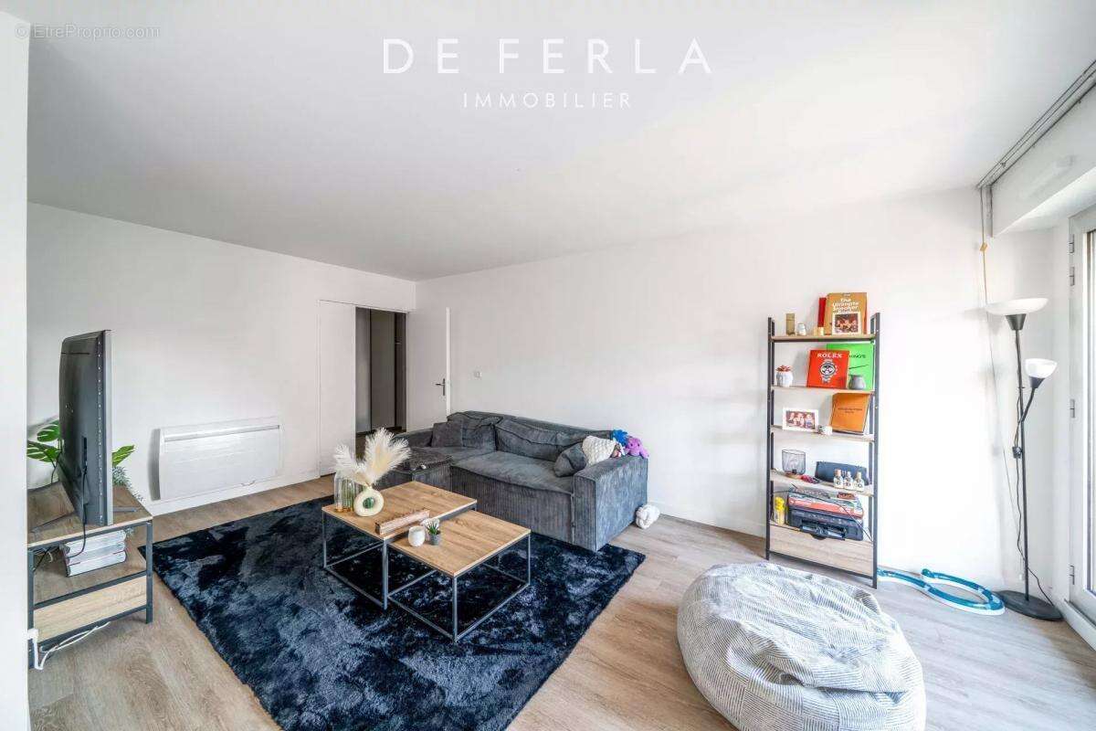 Appartement à PARIS-15E