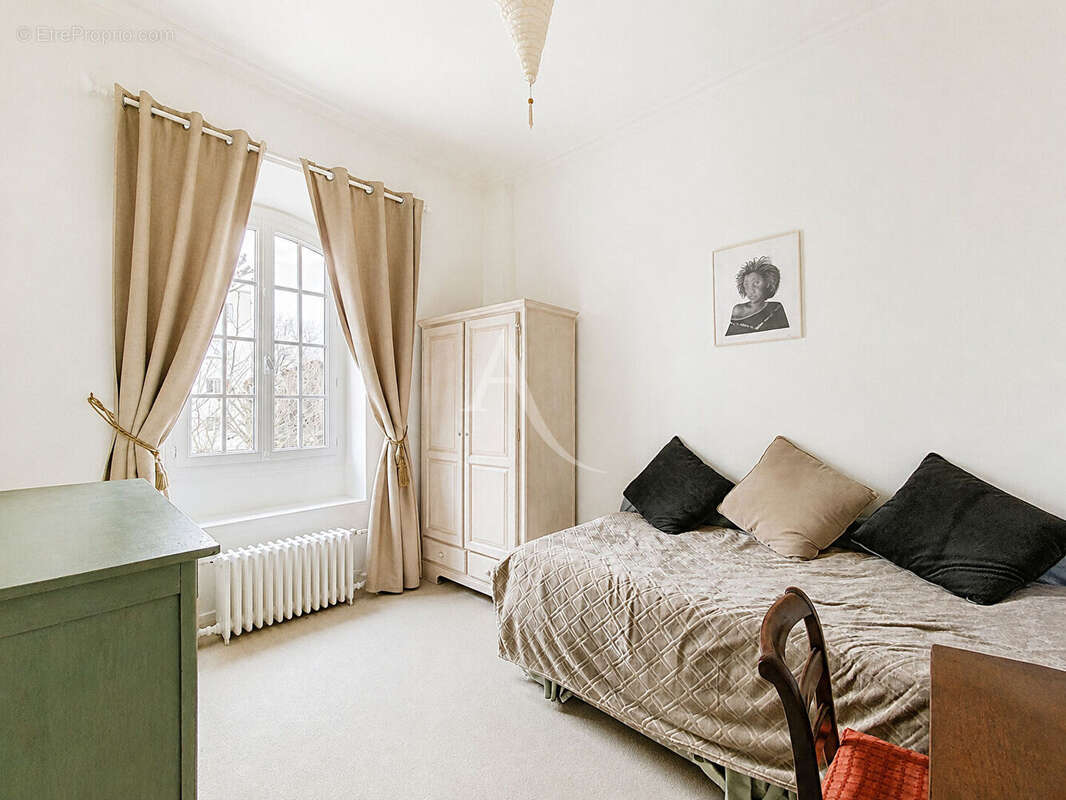 Appartement 4 pièces de 90 m² - Saint-Germain-en-Laye, quartier Alsace - photo 6