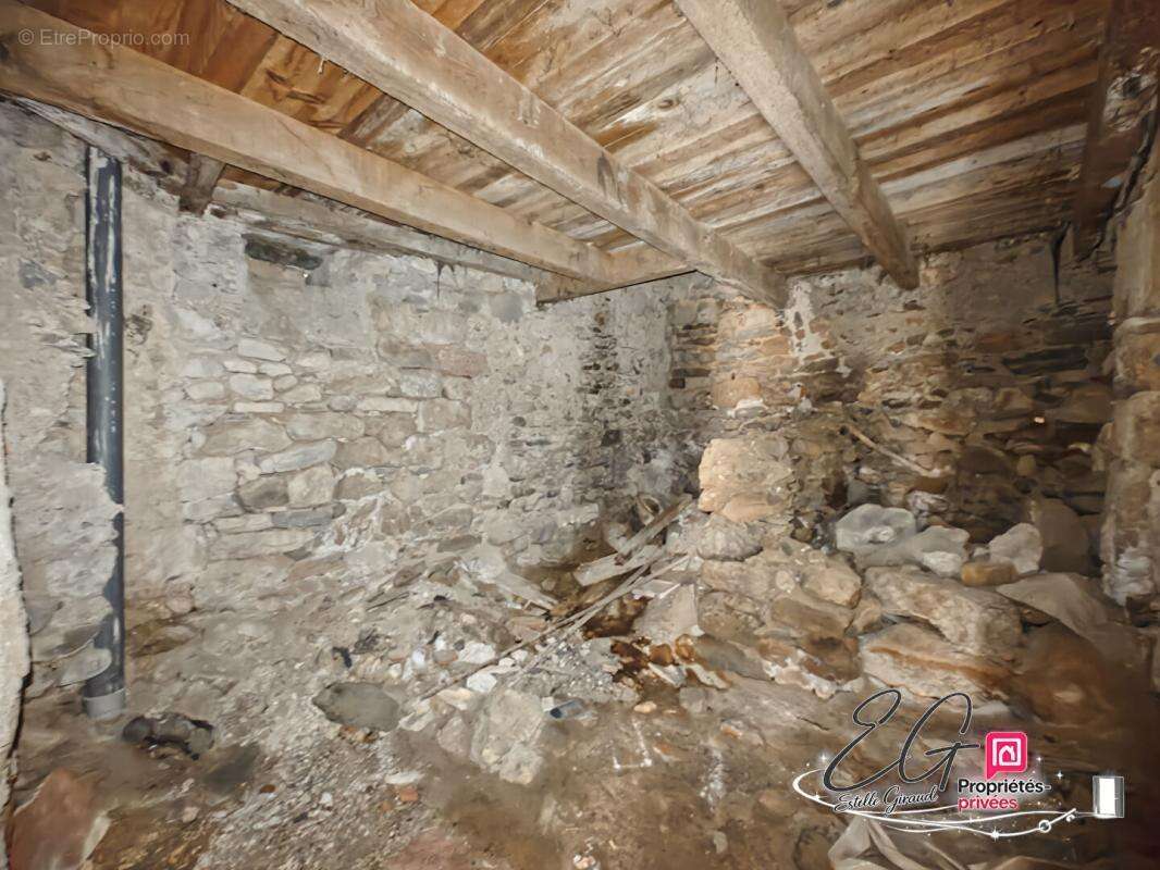 Maison Caunes Minervois à rénover :  2 chambres, atelier à rénover - photo 9
