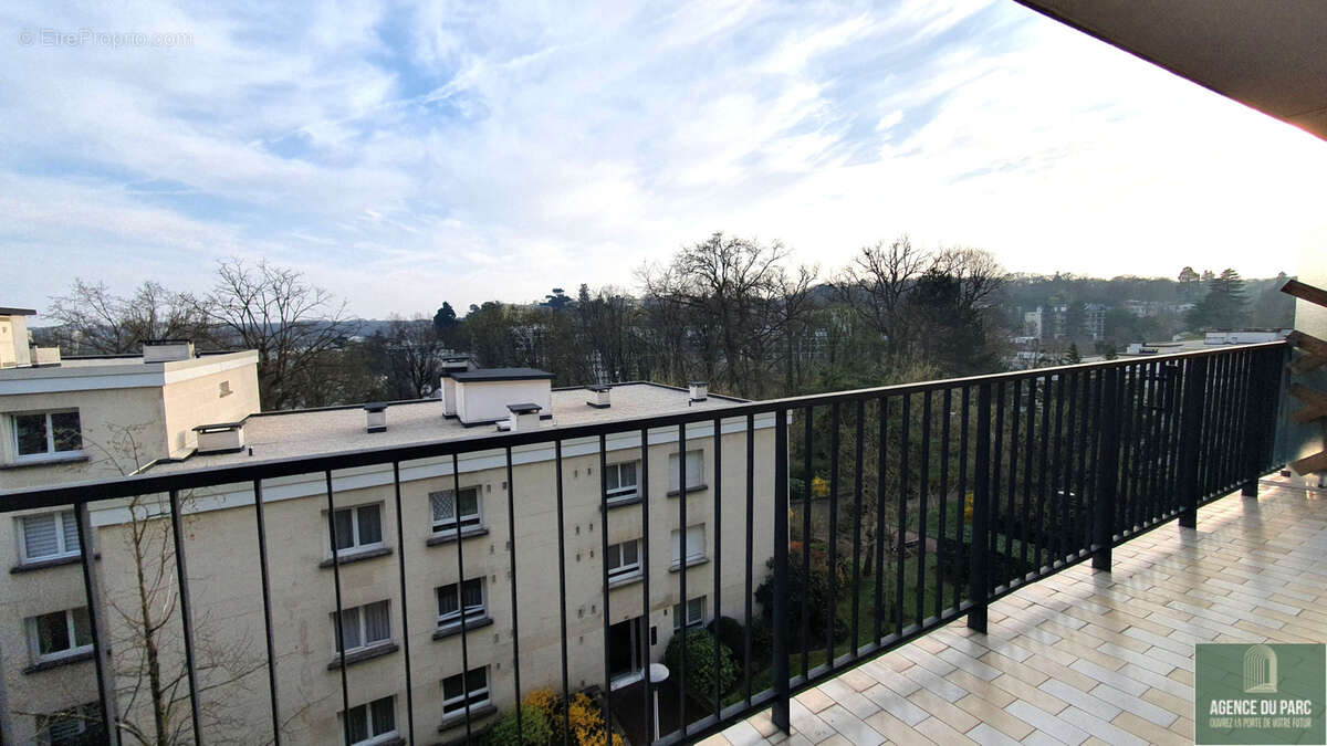 Appartement à VILLE-D'AVRAY