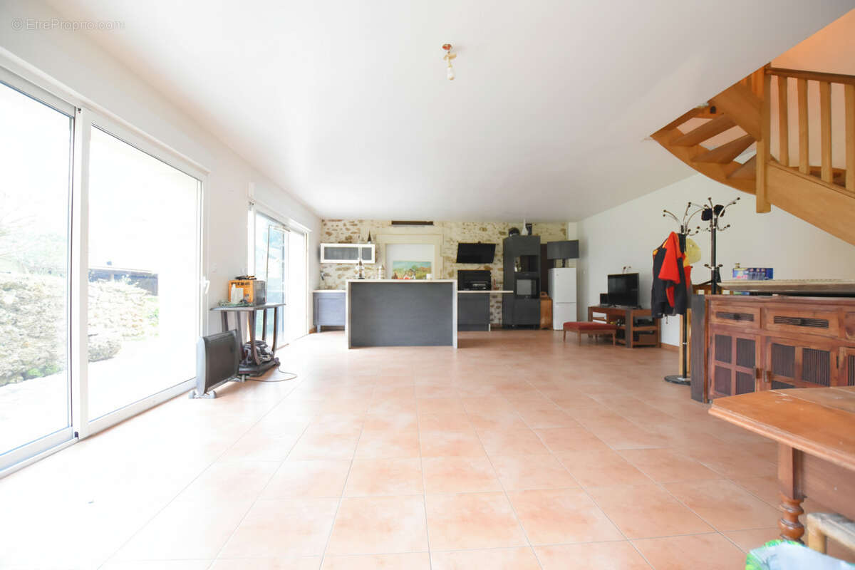 Maison à LES ESSARTS-LE-ROI