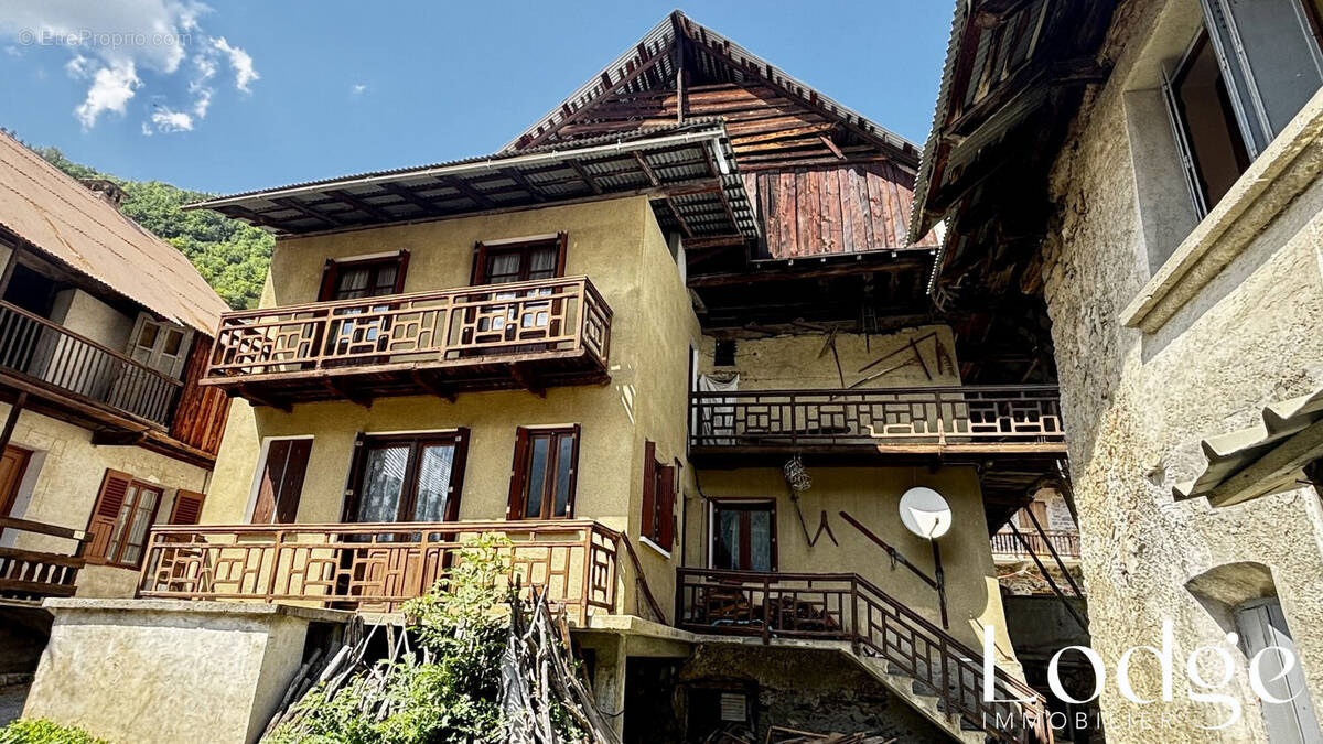 Maison à PELVOUX