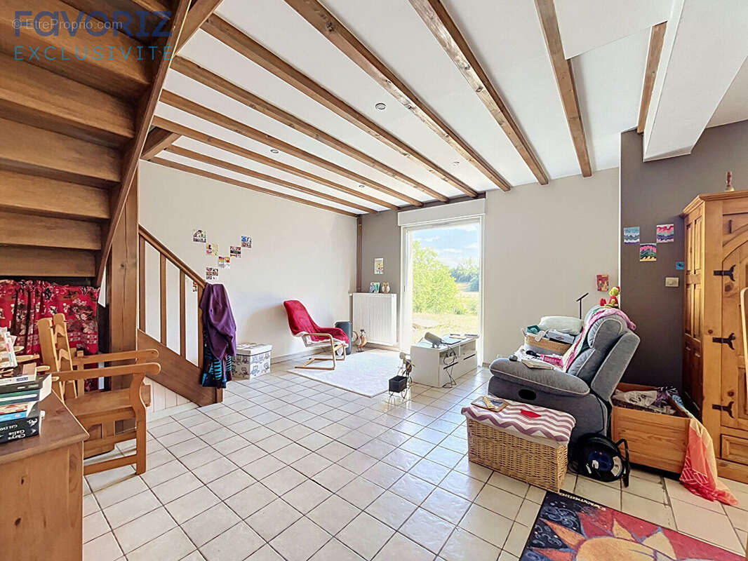 Maison à NEUFCHATEAU