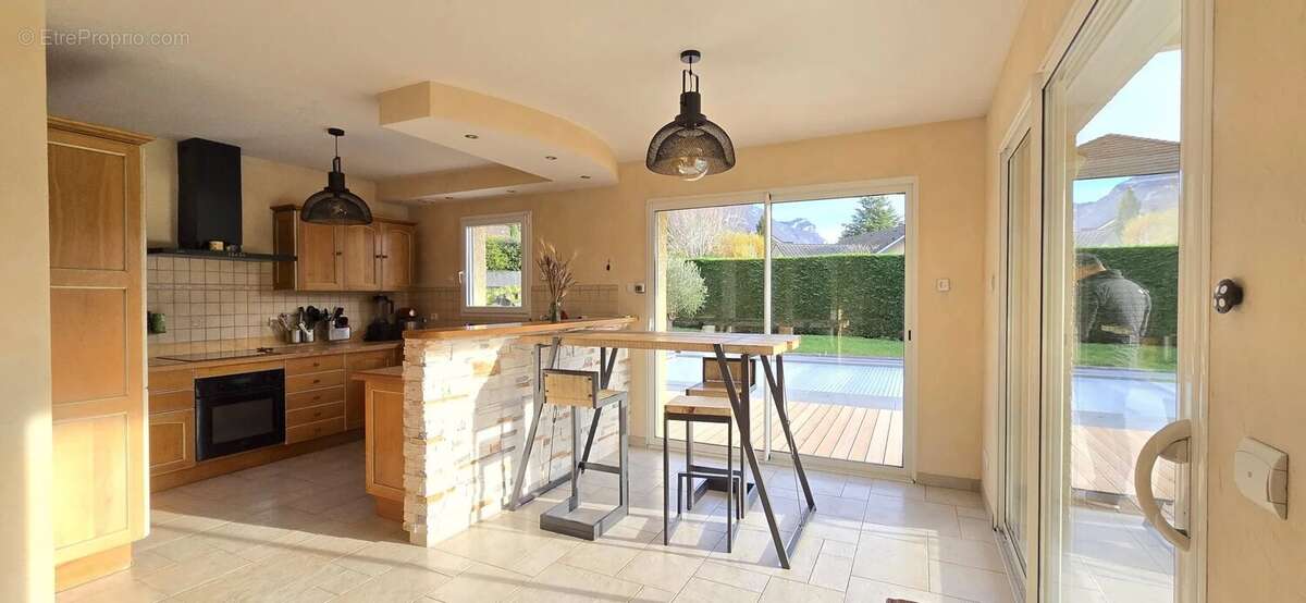 Maison à CHALLES-LES-EAUX