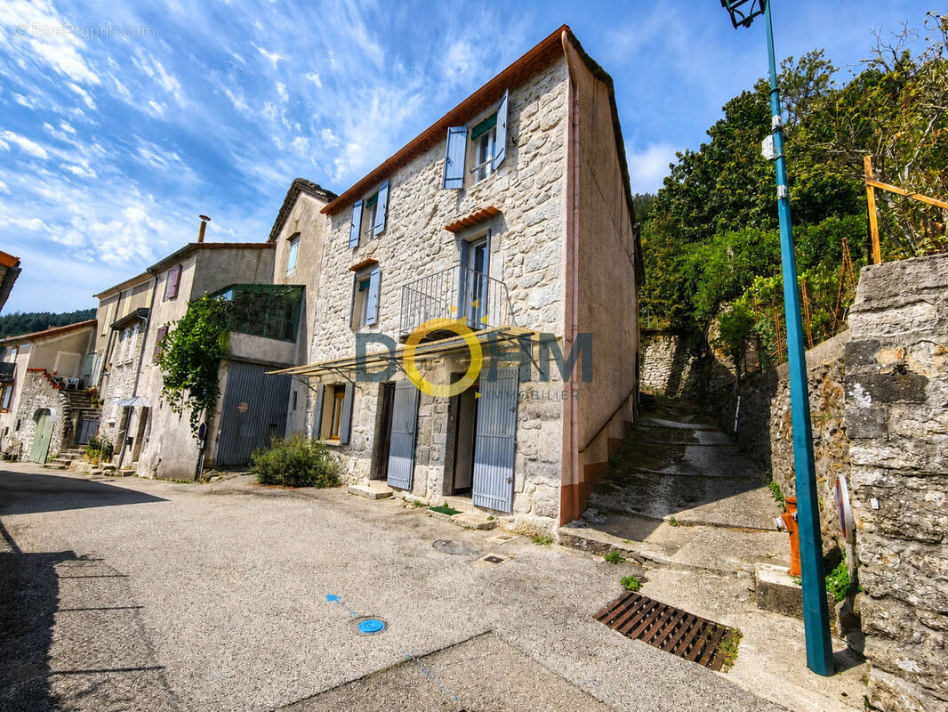 Concoules   ensemble immobilier de deux maisons   160 m2 habitables   terrain de plus de 700 m2   fort potenti - photo 2