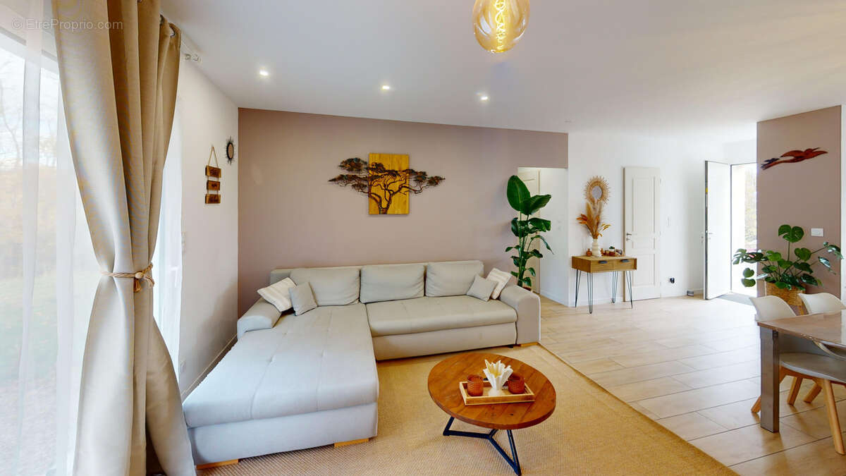 Maison à LASGRAISSES