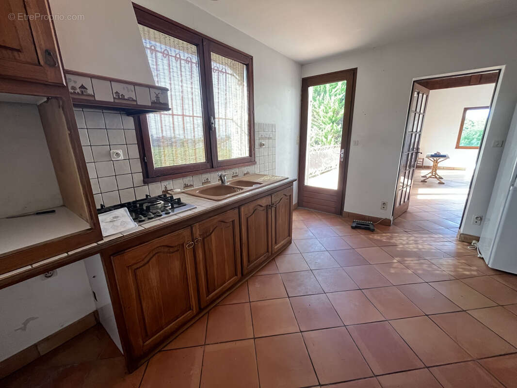 Maison de 140 m2 avec terrasse, balcon et jardin 1300 M2 - photo 10