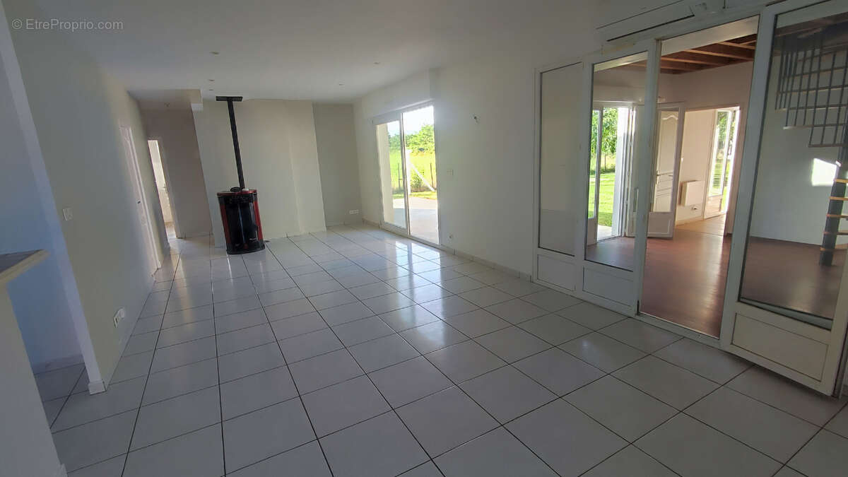 Maison plain pied 120 m2 - secteur calme proche des commodites - photo 3