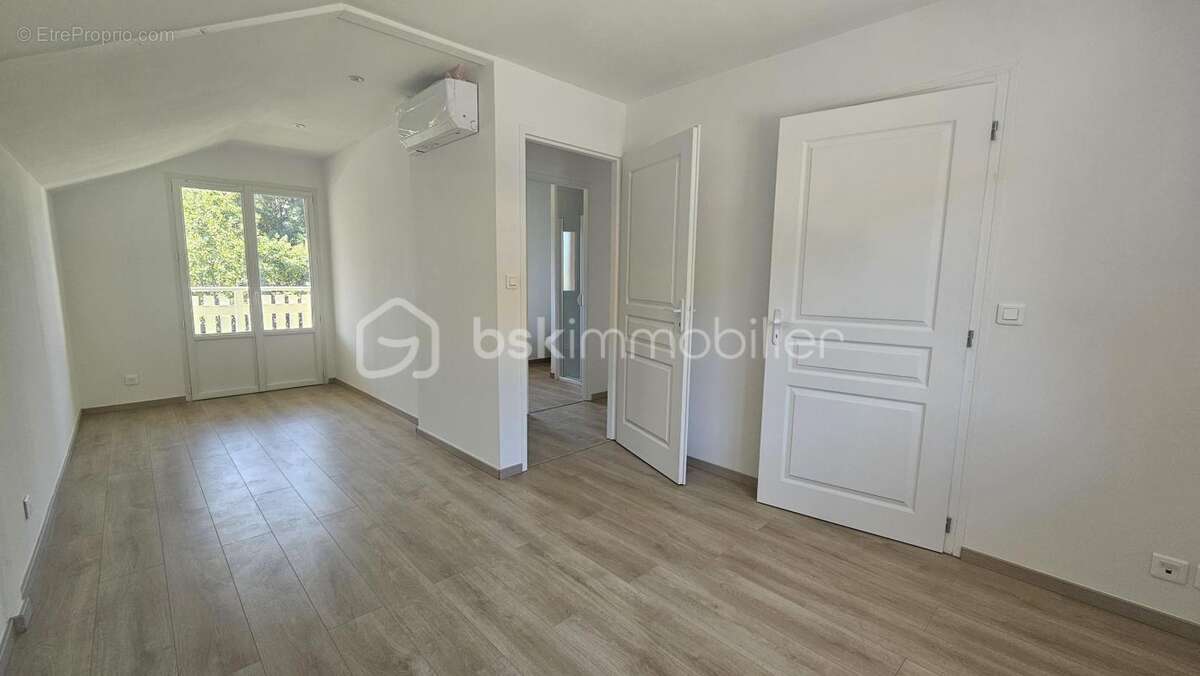 Maison rénovée 4 chambres 150 m² - photo 11