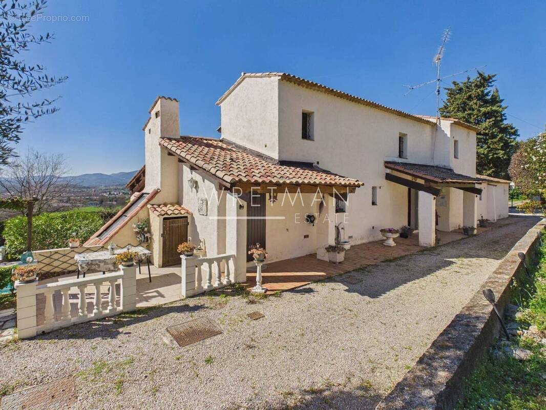 Maison à MONTAUROUX