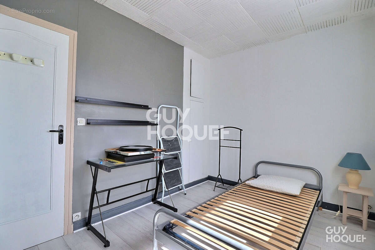 Maison à SAINTE-GENEVIEVE-DES-BOIS